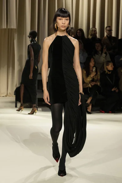 Look 32